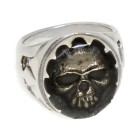 Heavy poison ring with 3d skull motif made of 925 sterling silver, oxidized